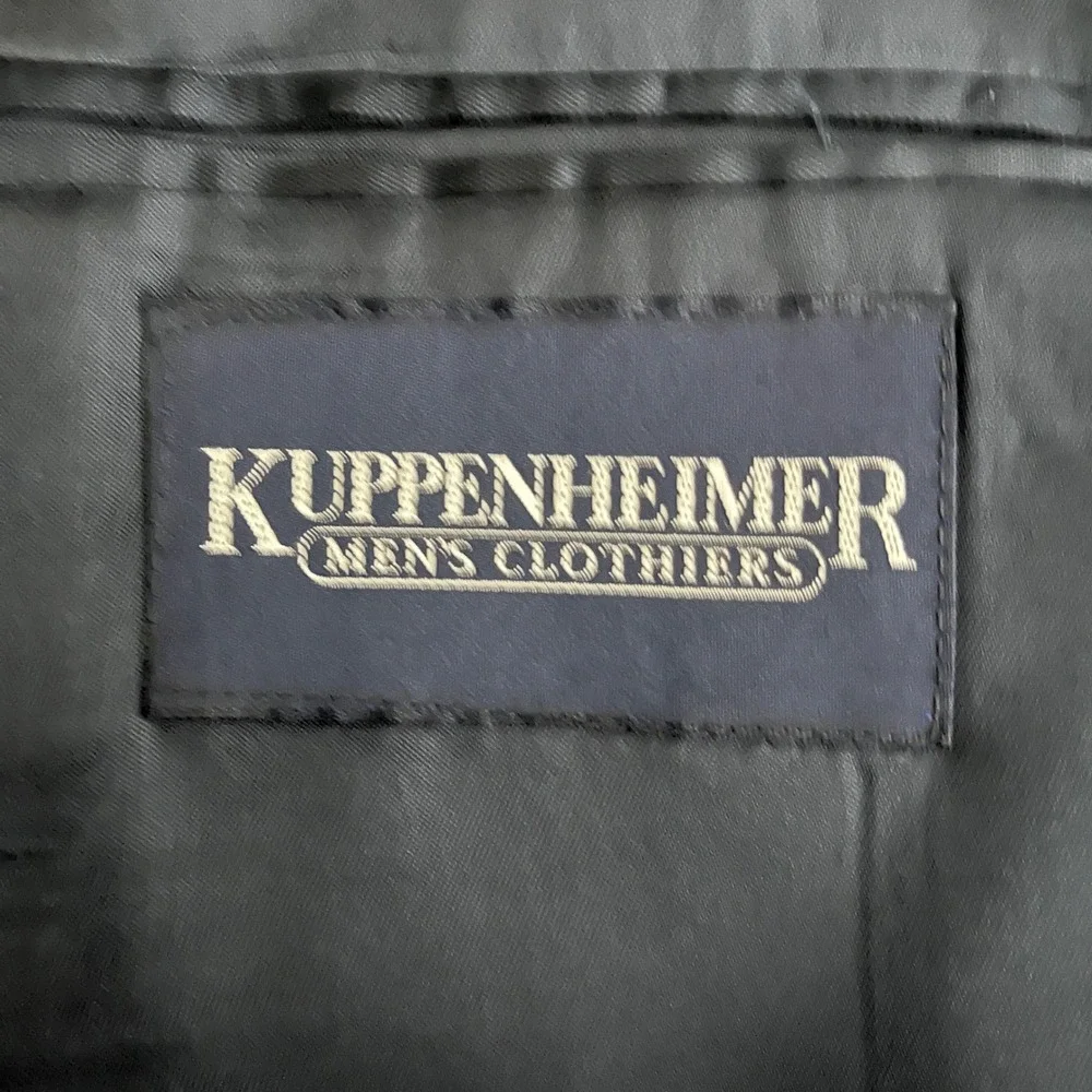 Kuppenheimer 2-Piece Suit Mens 46R 44x30 Navy Blue Pinstripe Vintage Wool USA